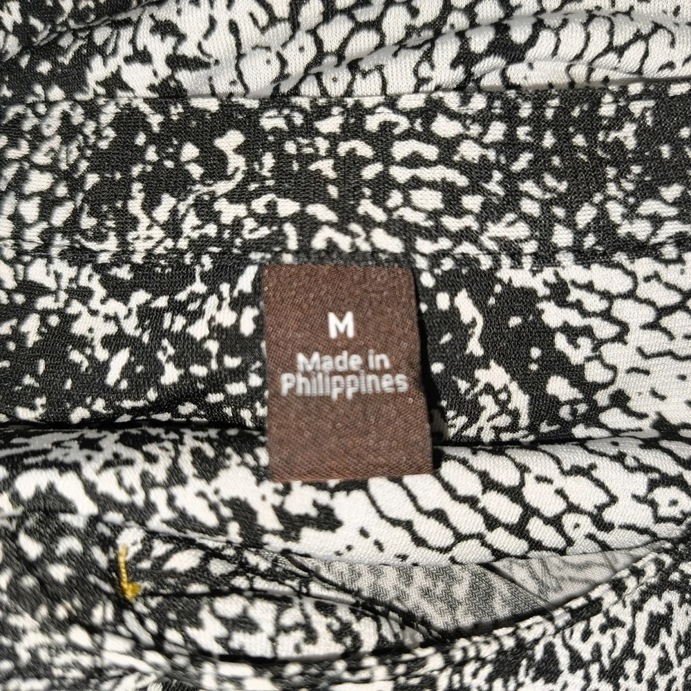 Women's Black and White Snake Print Top 21 - Picture 4 of 4